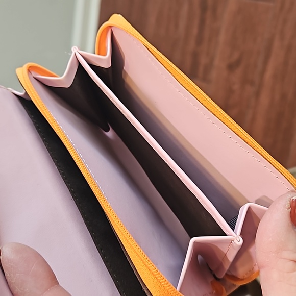 Wallet - Picture 4 of 6